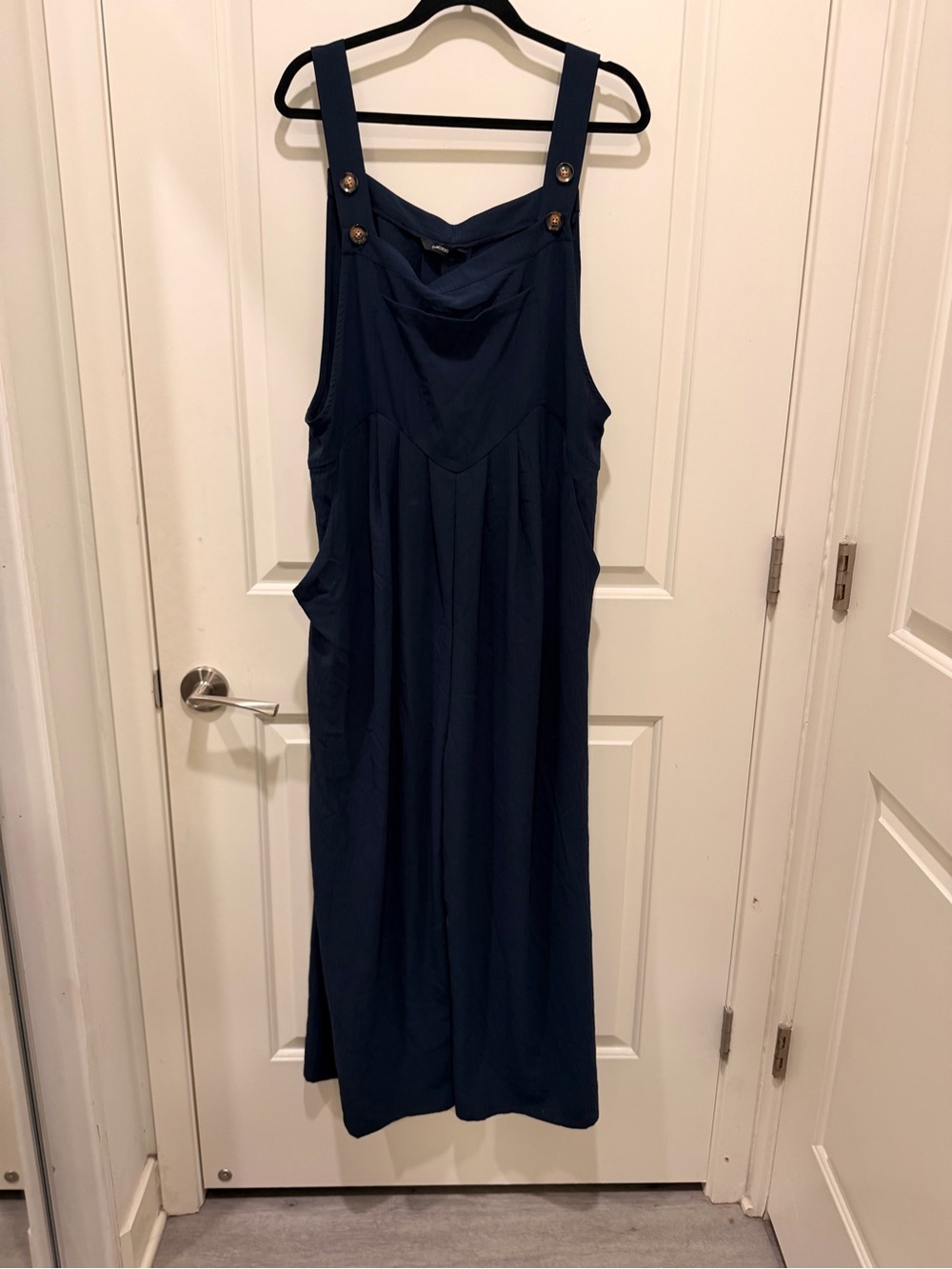 Dokotoo Wide Leg Jumpsuit
Blue Women’s One Size